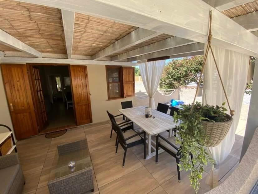 Vila Casa Teresa Porto Pino Exteriér fotografie