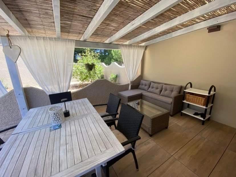 Vila Casa Teresa Porto Pino Exteriér fotografie