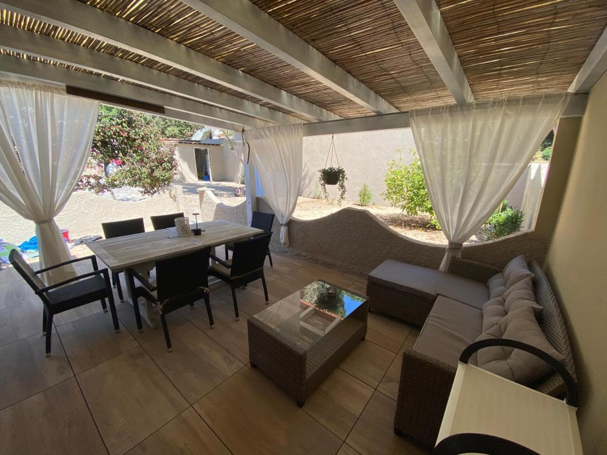 Vila Casa Teresa Porto Pino Exteriér fotografie