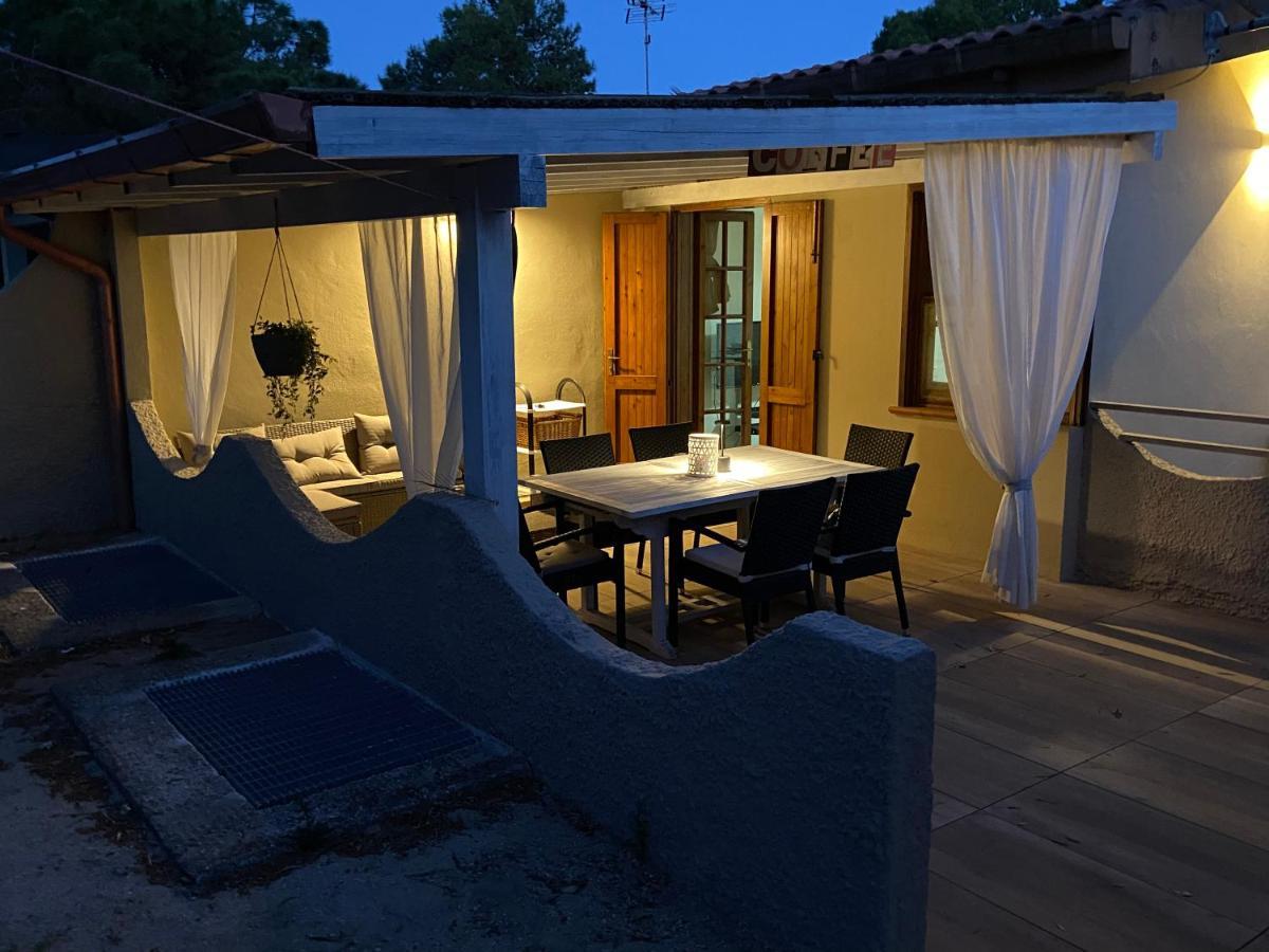 Vila Casa Teresa Porto Pino Exteriér fotografie