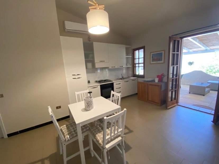 Vila Casa Teresa Porto Pino Exteriér fotografie